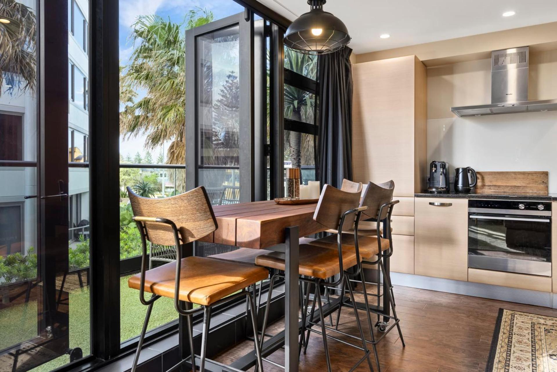 Marvelous Downtown Apartment Moments From Main Beach With Heated Pool, Gym And Parking Маунт-Маунгани Экстерьер фото