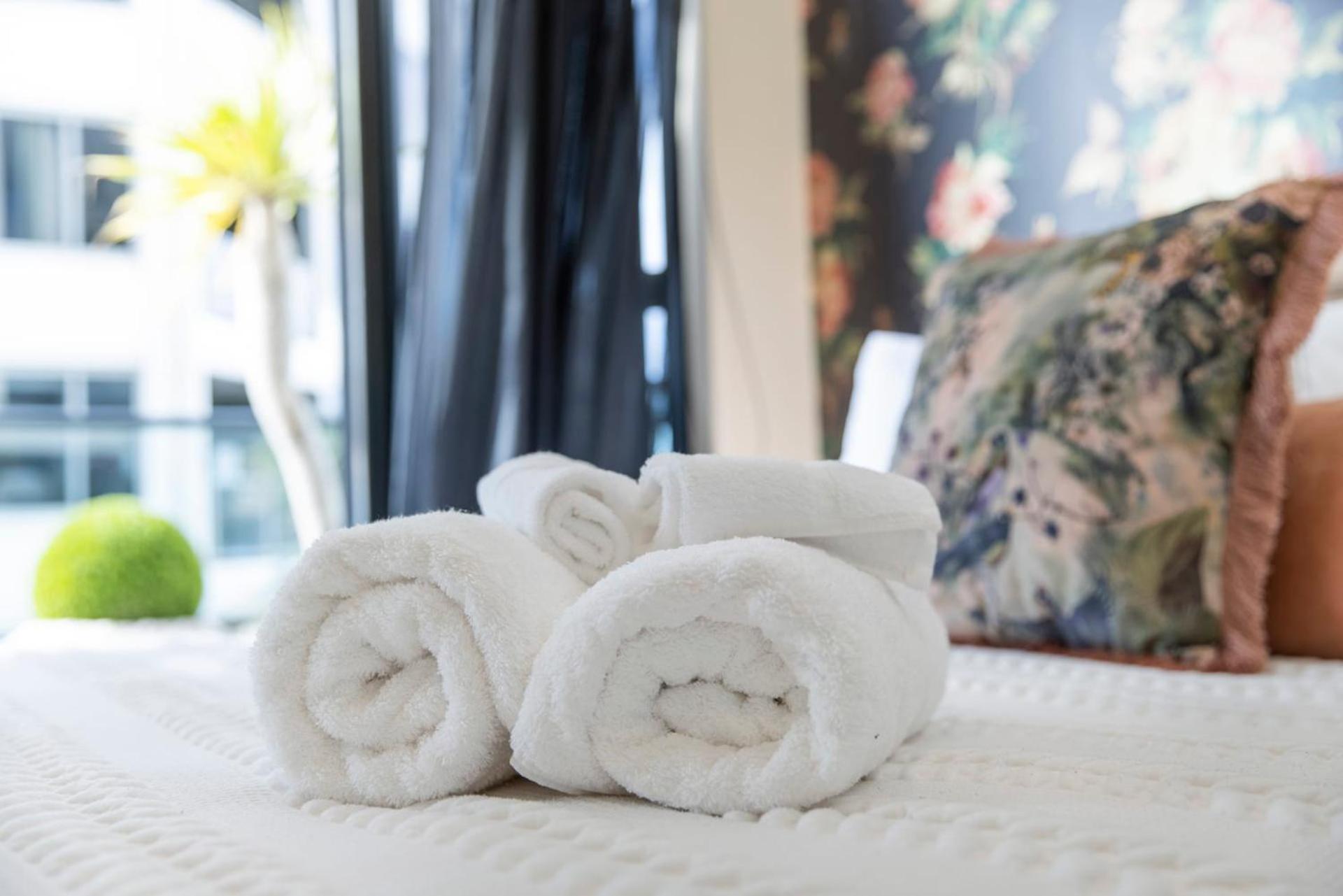 Marvelous Downtown Apartment Moments From Main Beach With Heated Pool, Gym And Parking Маунт-Маунгани Экстерьер фото